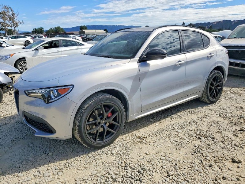 2021 Alfa Romeo Stelvio TI
